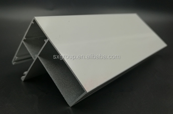 Sur la base des dessins des clients Extrusion de profilés d'aluminium pour produits pour fenêtres et portes