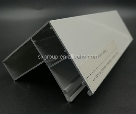 Sur la base des dessins des clients Extrusion de profilés d'aluminium pour produits pour fenêtres et portes