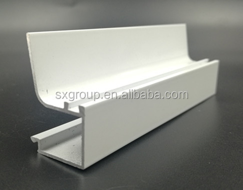 Sur la base des dessins des clients Extrusion de profilés d'aluminium pour produits pour fenêtres et portes