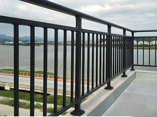 Le design moderne répond à la durabilité des clôtures en aluminium avec une épaisseur personnalisable
