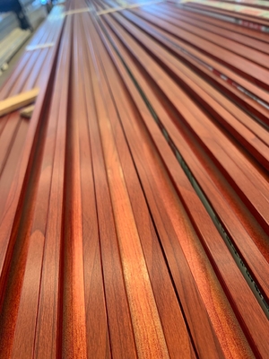 Profiles en aluminium de couleur bois décoratif à température T3-T8 et épaisseur 0,8 mm-2,0 mm
