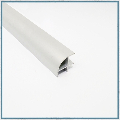 Profil d'extrusion en aluminium blanc Shengxin de 15 mm avec service de traitement de perforation