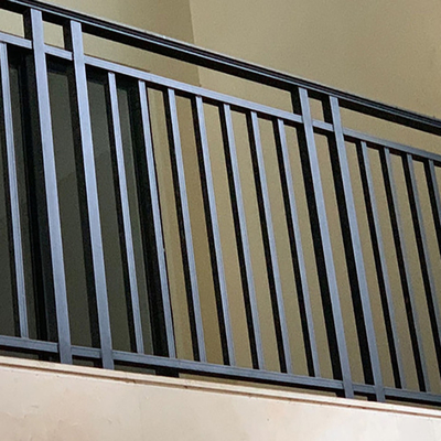 Panneaux de clôture de piscine en aluminium de jardin avec longueur personnalisée et conception facile à installer