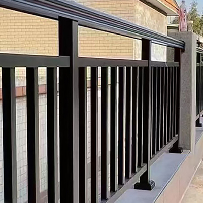 Panneaux de clôture de piscine en aluminium de jardin avec longueur personnalisée et conception facile à installer