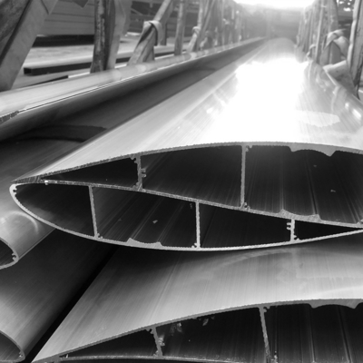 Profiles en aluminium par extrusion pour stores et volets en alliage d'aluminium