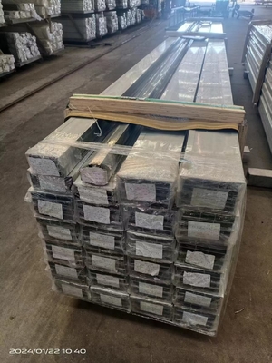Profiles en aluminium par extrusion pour stores et volets en alliage d'aluminium