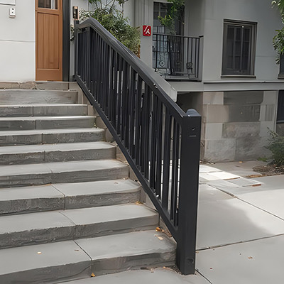 Balustrades en aluminium pour balcons extérieurs avec une tolérance de longueur de ± 1%