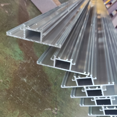 Profil d'aluminium à fraisage CNC personnalisé pour l'extrusion industrielle 6061 6063 T3 T5 T6