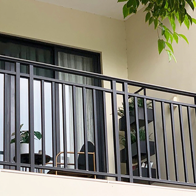 Porte de clôture personnalisée à panneau décoratif de 5,8 à 6,0 m de longueur T5 Barrière en aluminium noir