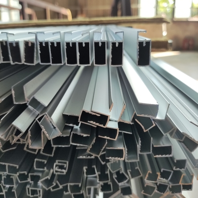 Profil d'aluminium à fraisage CNC personnalisé pour l'extrusion industrielle 6061 6063 T3 T5 T6