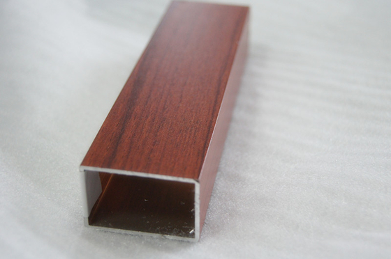 Ferme de clôture Profil en aluminium pour la couleur personnalisée de la clôture de panneau composite décoratif