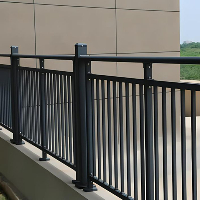 Panneaux de balcon en aluminium certifiés ISO9001/ISO14001/ISO18001 pour la décoration intérieure et le jardin