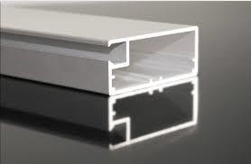 Coloris personnalisés Fenêtres coulissantes Profiles en aluminium pour écran Matériau de filetage Nylon