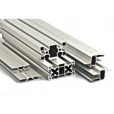 6063 6061 Profiles d'extrusion à fente en alliage d'aluminium T pour applications industrielles sur mesure