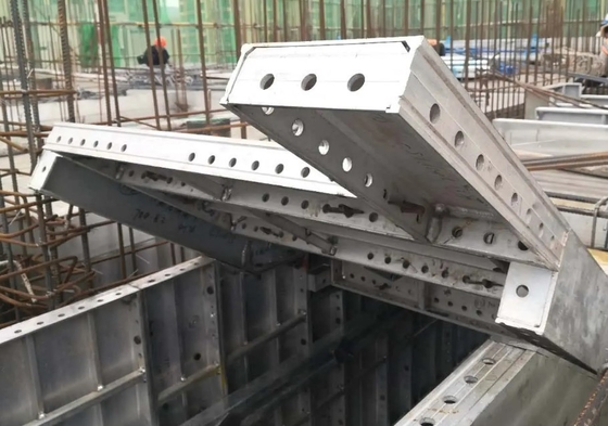 Profil d'extrusion d'aluminium sur mesure pour la construction de systèmes de bâtiments modernes