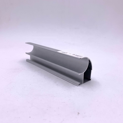 Service de découpe de profilés de portes et de fenêtres extrudés en aluminium exportés en Ukraine