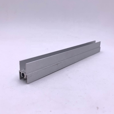 Service de découpe de profilés de portes et de fenêtres extrudés en aluminium exportés en Ukraine