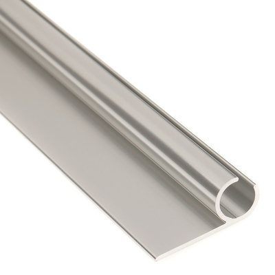 Perçage, perçage, précision de coupe, extrusion d'aluminium pour rails en argent
