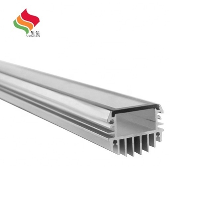 s Profil d'extrusion en aluminium de l'évier à chaleur de fourniture supérieur avec épaisseur standard de l'industrie
