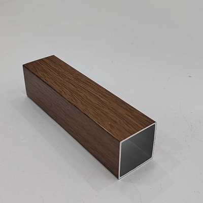 Les dix meilleures ventes de profilés en aluminium en grain de bois en alliage d'aluminium 6063 sont des alliages de 500 kg