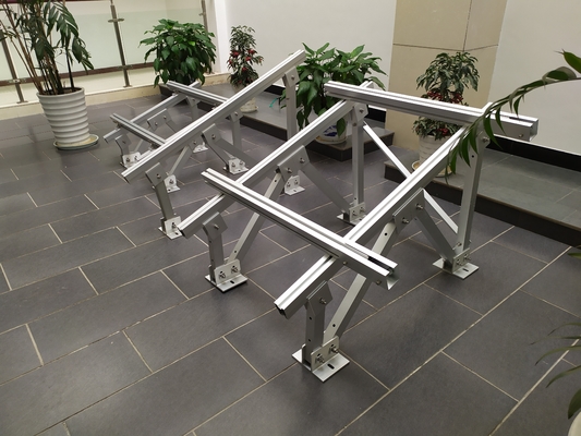 5.8-6.0M Profil d'extrusion en aluminium anodisant la longueur pour système de montage de panneaux solaires