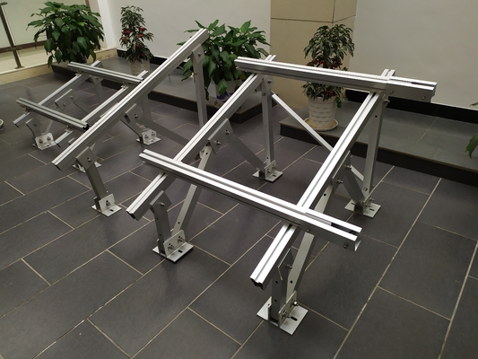 5.8-6.0M Profil d'extrusion en aluminium anodisant la longueur pour système de montage de panneaux solaires