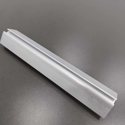 Profil LED à extrusion d'aluminium pour éclairage décoratif Tolérance en argent ± 1% Shengxin