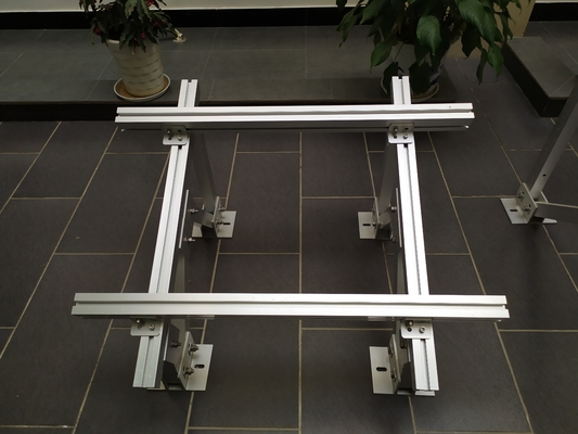 5.8-6.0M Profil d'extrusion en aluminium anodisant la longueur pour système de montage de panneaux solaires