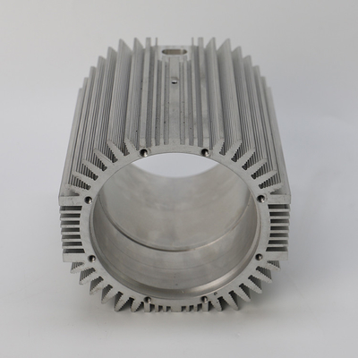 Profiles d'extrusion pour éviers à chaleur de radiateurs en aluminium avec fabrication de flexion carrée