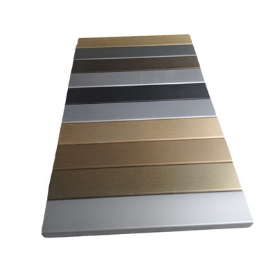 6063 Porte à profil en aluminium personnalisée en différentes couleurs Profil d'extrusion en aluminium