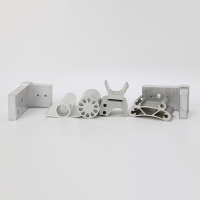 6063 T Profiles d'extrusion en aluminium à fente avec couleur personnalisée et alliage d'aluminium
