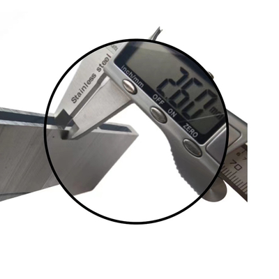 Panneaux plats extrudés en argent d'aluminium découlant pour les constructions de grande taille