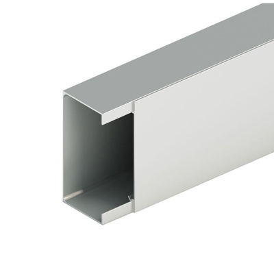 Profiles d'extrusion en aluminium rectangulaire anodisé en argent pour outils de transport durables
