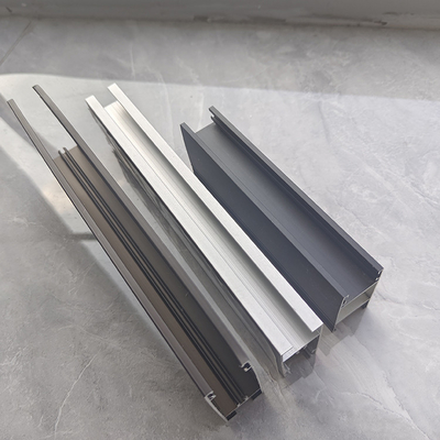 Température T3-T8 Couche en poudre brillante mate en aluminium Casement coulissant Fenêtres et portes en aluminium