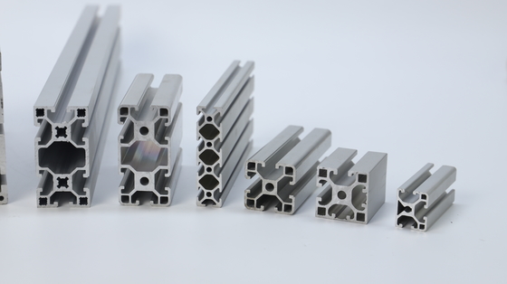 Profiles d'extrusion en aluminium anodisé argenté à haute tolérance pour outils de transport