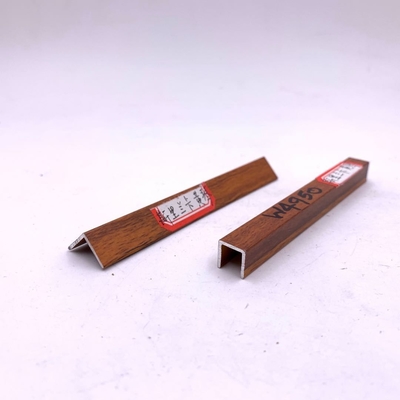 Processus de perçage en profondeur, perçage de précision, découpe CNC, fenêtre en aluminium à grains de bois