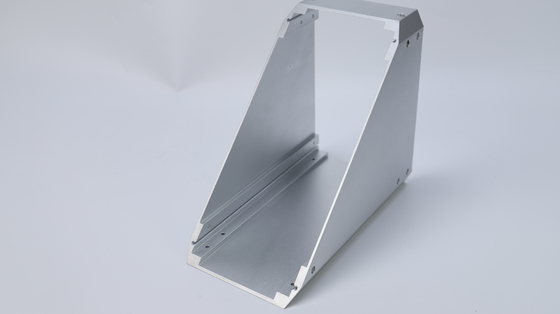 Profils d'extrusion en aluminium anodisé en argent de la série 6000 avec taille personnalisée