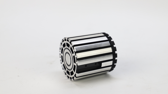 L'alliage 6063 est-il ou non un alliage? Profiles d'extrusion d'aluminium anodisé argent personnalisé