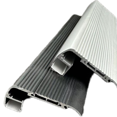 Sensor d'éclairage d'escalier lumière LED avec profilés d'extrusion en aluminium et est un matériau en alliage