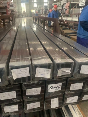 Tubes à profil d'aluminium extrudé pour étagère Finition de moulin de grande quantité 6063/6061 alliage T5