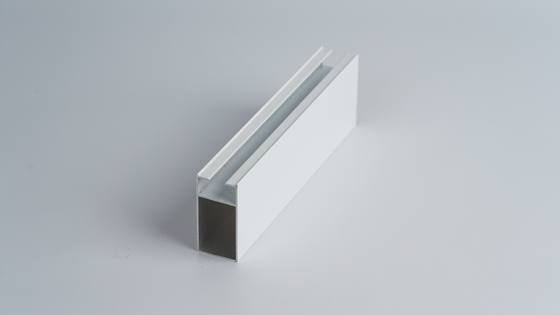 Profiles en aluminium sur mesure pour cadres coulissants de fenêtres et de portes 6063 T5 revêtement en poudre