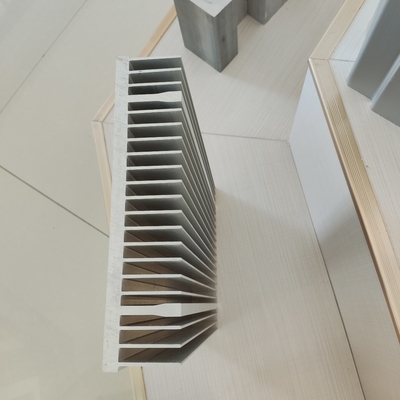 Décoiling 6063 6061 T5 T6 Profil d'aluminium à dissipateur thermique sur mesure pour différentes extrusions