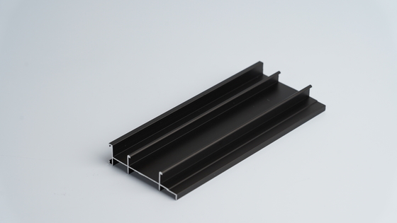 Composition chimique Alloy 6063 profilés en alliage d'aluminium pour portes coulissantes