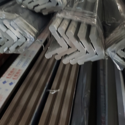 Décoration de meubles d'intérieur Profil de fenêtre en aluminium avec épaisseur personnalisée