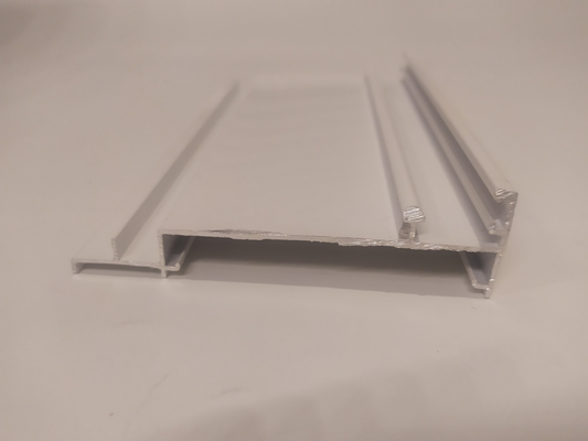 Service de coupe pour le profil de cloisons en aluminium au Mexique