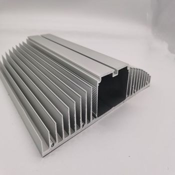 Perçage de forage en aluminium extrudé évier thermique 0,8 mm-2,0 mm pour les machines par Shengxin