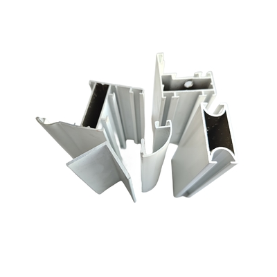 Porte fenêtre Foshan Couche en poudre grise d'aluminium Profiles d'alliage d'extrusion pour les pays d'Afrique de l'Ouest