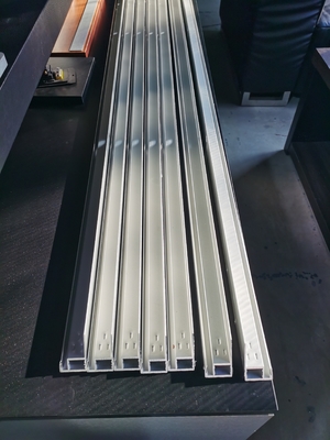 Profil de cadre en aluminium pour panneau solaire 5.8-6.0M Longueur Système de montage solaire Shengxin