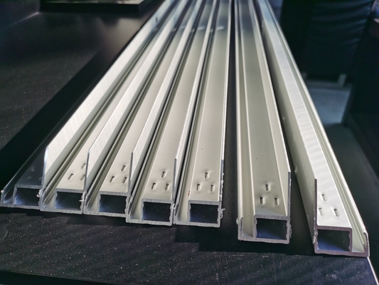 Profil de cadre en aluminium pour panneau solaire 5.8-6.0M Longueur Système de montage solaire Shengxin
