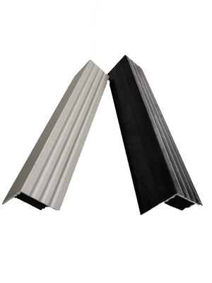 Cadre solaire en aluminium personnalisé pour les besoins de traitement décoratif et de perforation